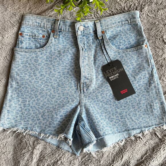 NWT Levi Premium Ribcage Light Wash Leopard Print Denim Cutoff Shorts Size 31 - Picture 1 of 13